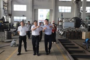 江苏省工商联副主席一行走访江苏华泰重工装备有限公司